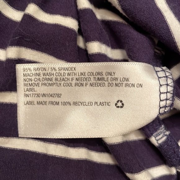 Isabel maternity top. Size small. - Picture 10 of 11